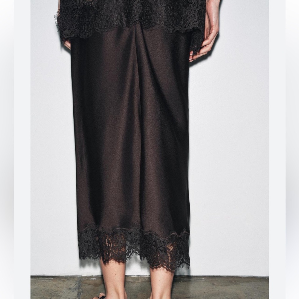 Zara NWT satin effect midi skirt with lace trim brown 5919/207 - Picture 2 of 4